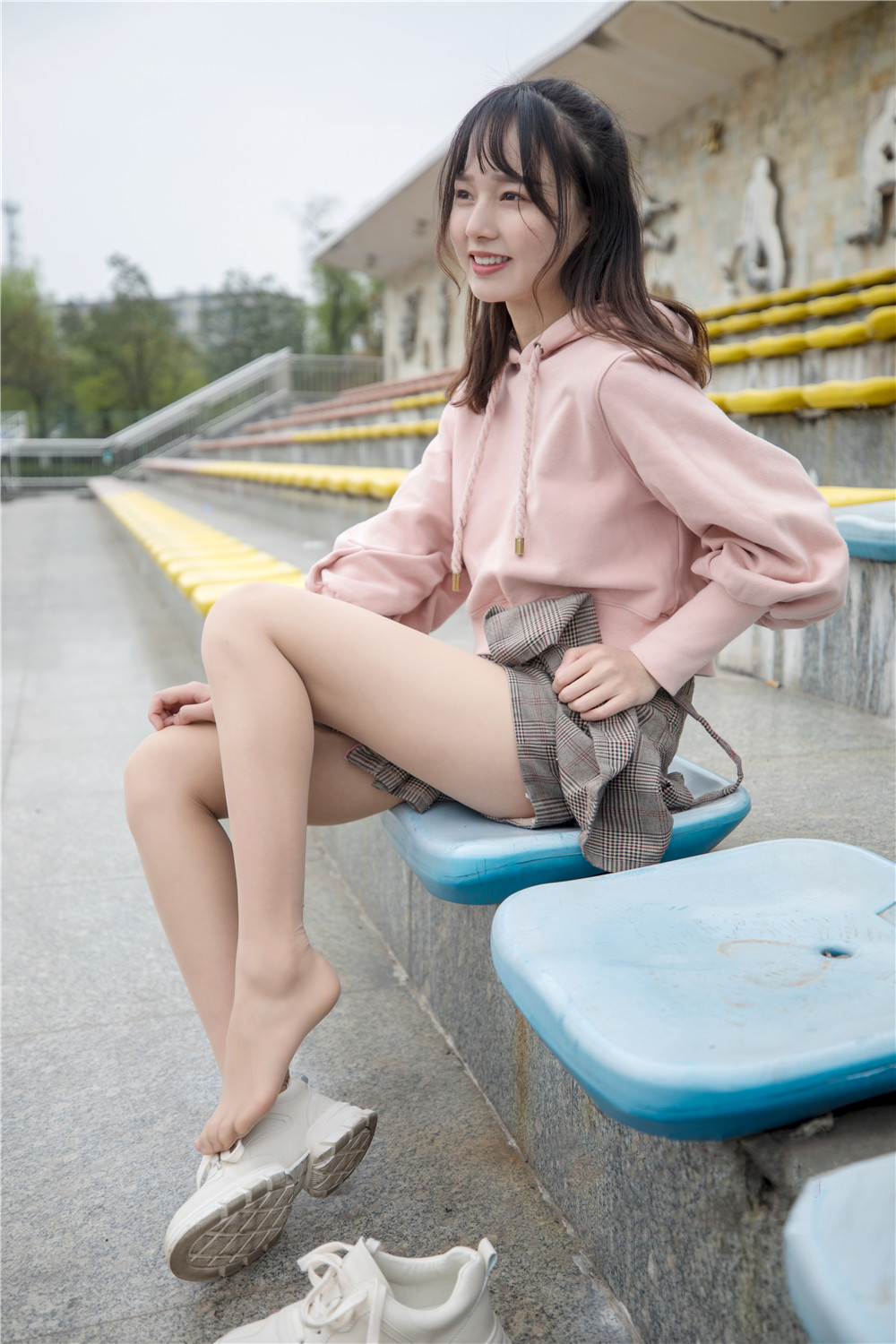 梦丝女神 NO.002 玥玥 操场的校花小甜心