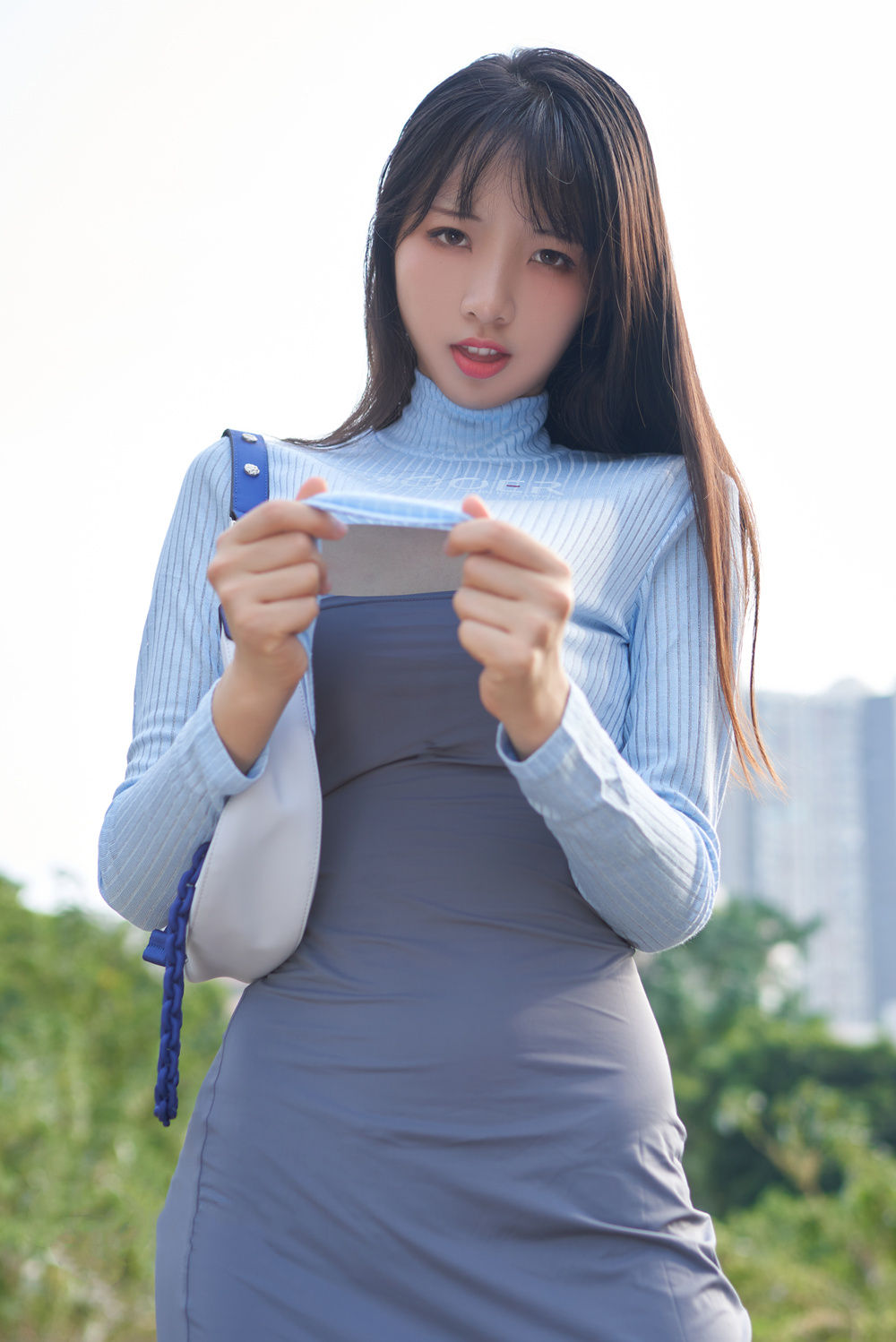 作品：西瓜少女 VOL.037 铁轨上的吉他少女［35P518M］预览图 2