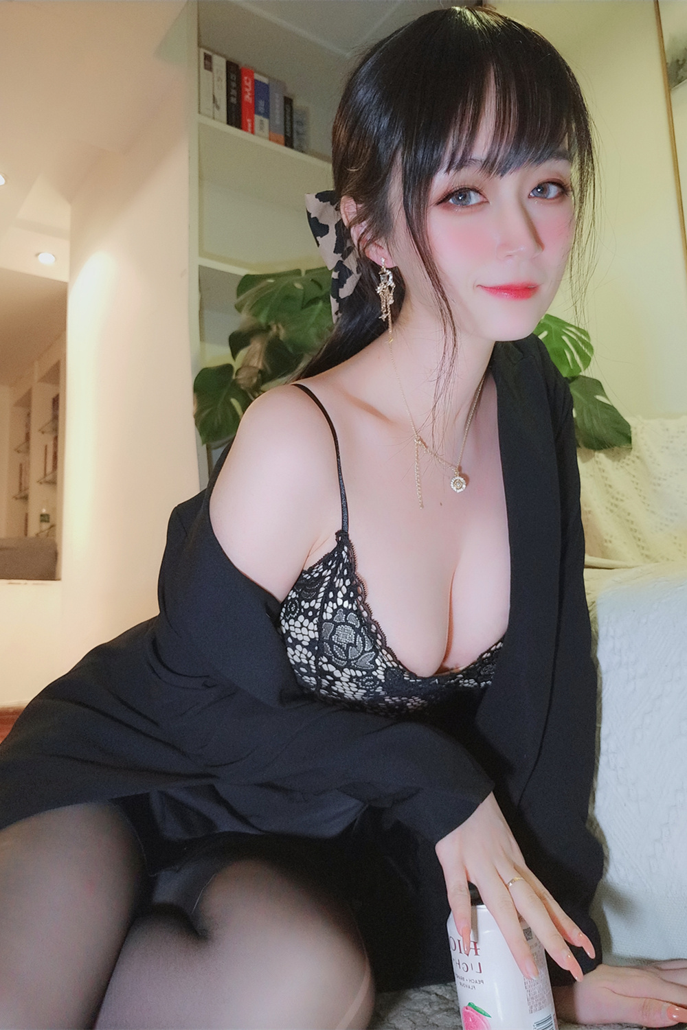 作品：白银81 酒后女秘书预览图 2