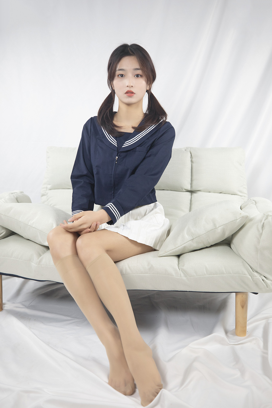 作品：梦丝女神 NO.082 璇璇4 9分颜值 长筒袜预览图 2