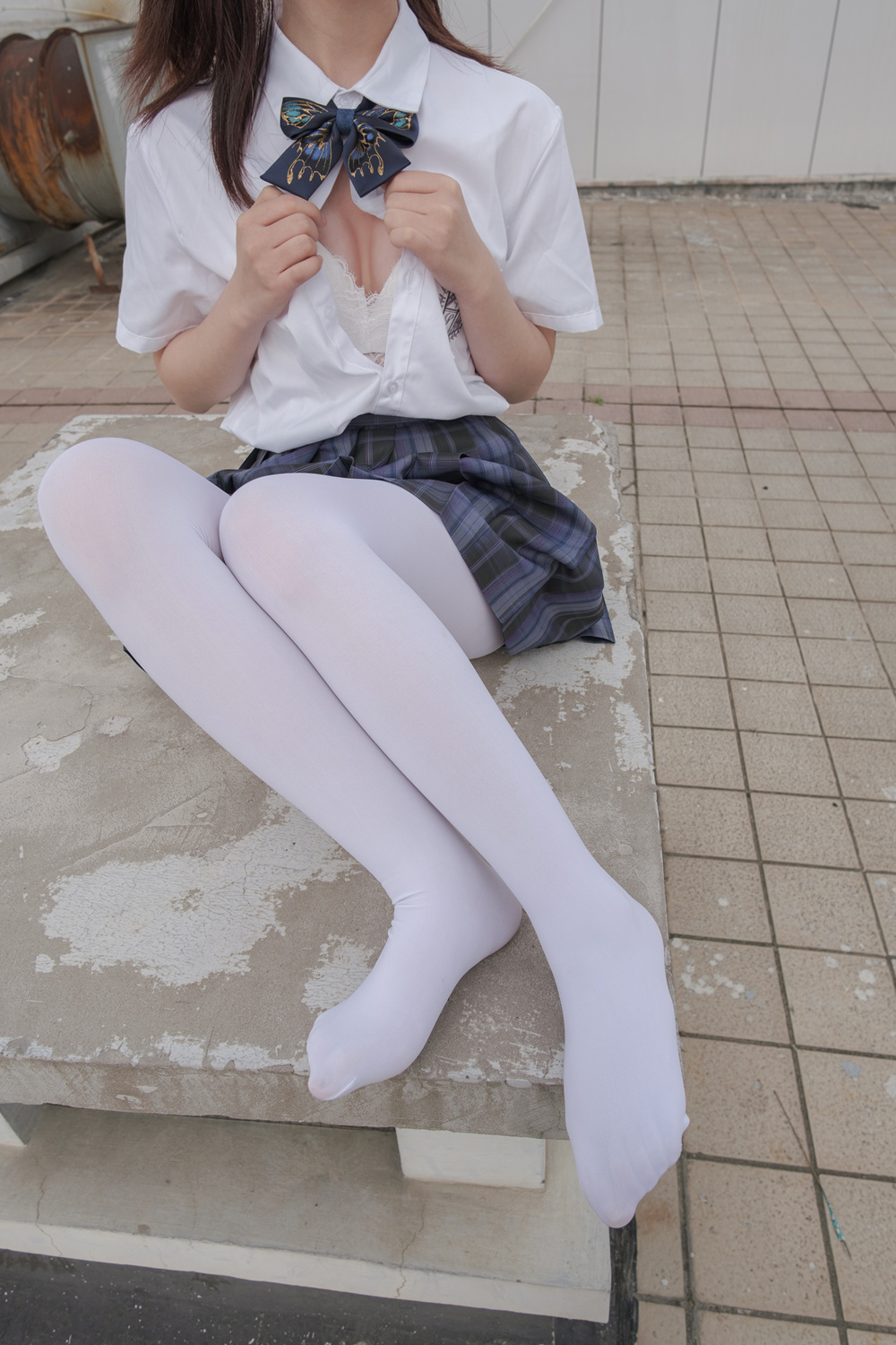 作品：森萝财团 月下-02 小夜 双马尾白丝JK制服 80D 户外真空预览图 2