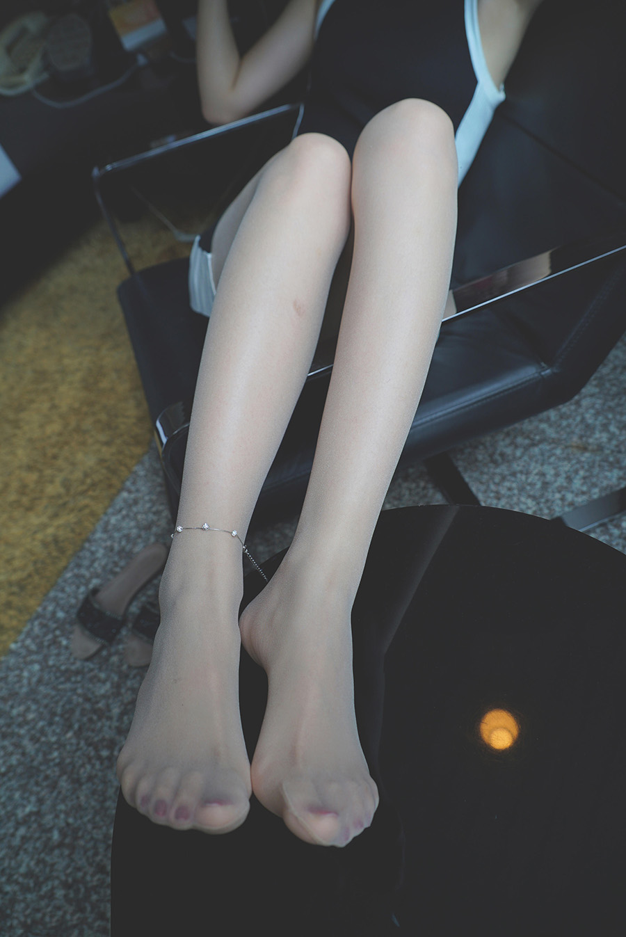 作品：袜小喵 KT058《任性的拖鞋》预览图 2