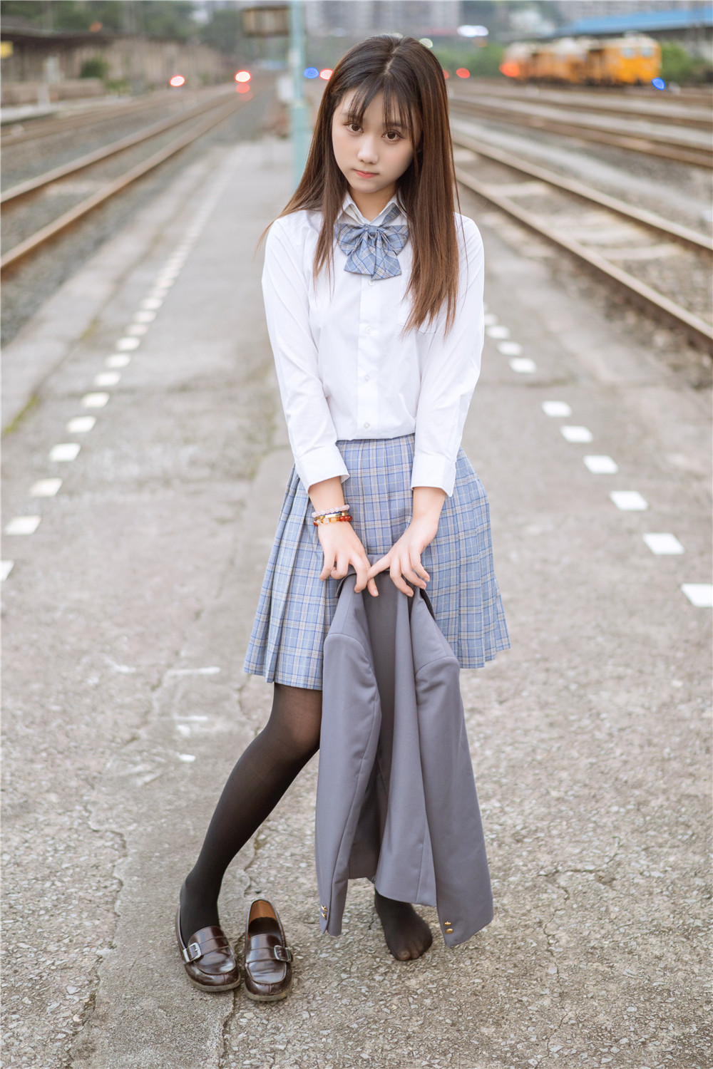 镜酱 VOL.004 [30P] 私奔之制服